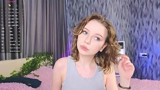 Snapshot of HaggledParasail chatting on 02/23/26, 07:20 HaggledParasail online show from 02/23/26, 07:20