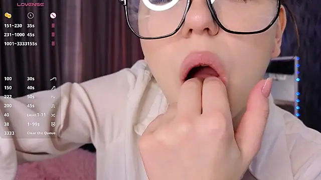 Snapshot of HaggledParasail chatting on 02/22/26, 07:11 HaggledParasail online show from 02/22/26, 07:11