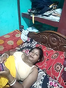 Snapshot of Your_deshibhabi25years chatting on 07/07/26, 03:59 Your deshibhabi25years online show from 07/07/26, 03:59