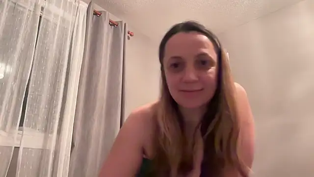 Snapshot of ShyFlameLive chatting on 02/11/26, 12:32 ShyFlameLive online show from 02/11/26, 12:32