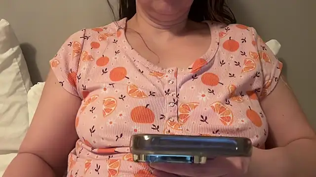 Snapshot of ShyFlameLive chatting on 02/01/26, 12:20 ShyFlameLive online show from 02/01/26, 12:20