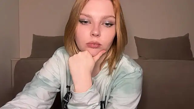 Ophelia Ritz online show from 04/29/26, 08:04