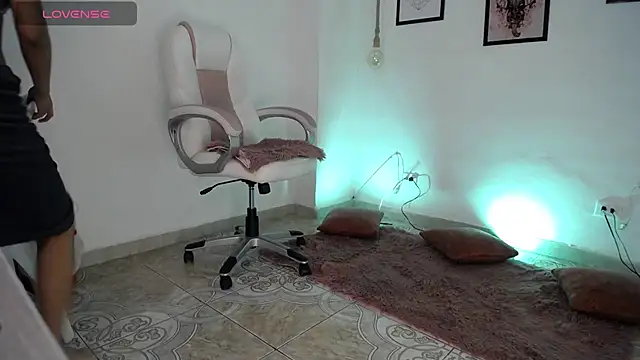 adhara 11 online show from 03/11/26, 10:48