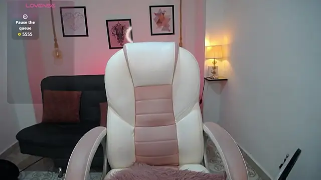 adhara 11 online show from 02/13/26, 10:32