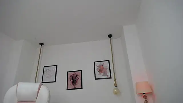 adhara 11 online show from 04/17/26, 11:40