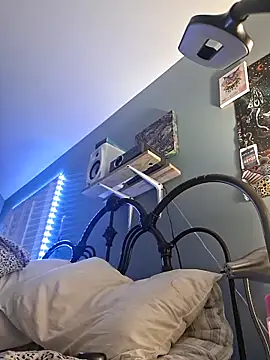 Snapshot of TrndSettr chatting on 02/16/26, 06:45 TrndSettr online show from 02/16/26, 06:45