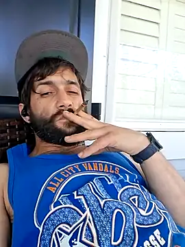 Snapshot of TrndSettr chatting on 02/22/26, 06:31 TrndSettr online show from 02/22/26, 06:31