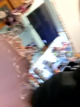 Snapshot of TrndSettr chatting on 02/07/26, 12:35 TrndSettr online show from 02/07/26, 12:35