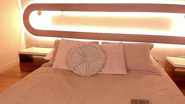 Sienna brunette online show from 02/09/26, 12:25