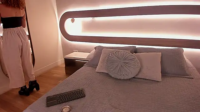 Sienna brunette online show from 02/10/26, 12:15