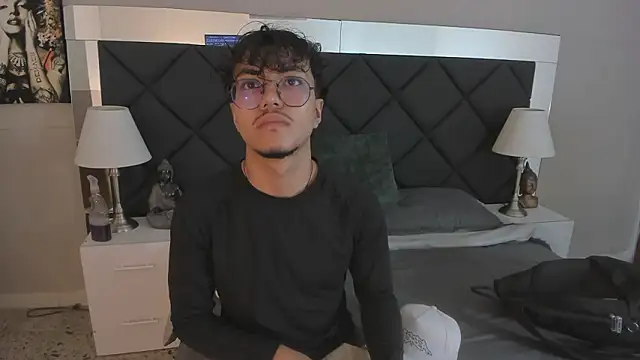 Snapshot of kai_storn chatting on 02/22/26, 11:12 kai storn online show from 02/22/26, 11:12