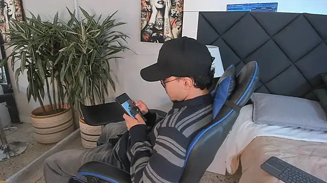 Snapshot of kai_storn chatting on 03/01/26, 11:43 kai storn online show from 03/01/26, 11:43