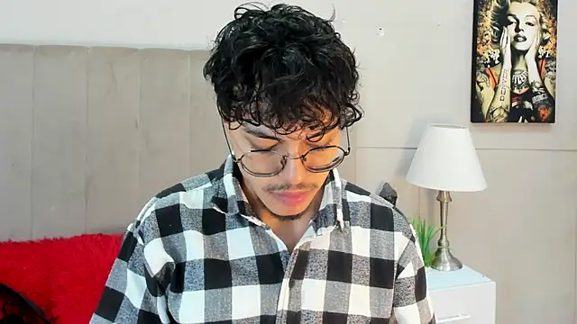Snapshot of kai_storn chatting on 07/17/26, 11:18 kai storn online show from 07/17/26, 11:18