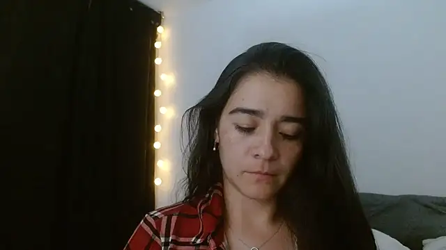 Snapshot of sensualstryp chatting on 06/17/26, 02:33 sensualstryp online show from 06/17/26, 02:33