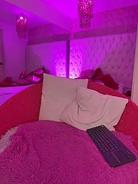 Snapshot of Kitty_madness chatting on 02/19/26, 08:28 Kitty madness online show from 02/19/26, 08:28