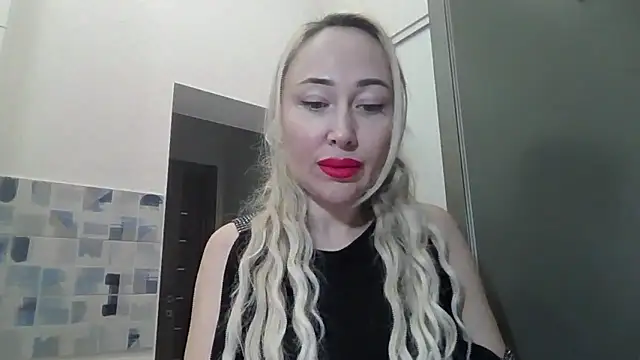 Snapshot of NanaGold2992 chatting on 03/02/26, 05:08 NanaGold2992 online show from 03/02/26, 05:08