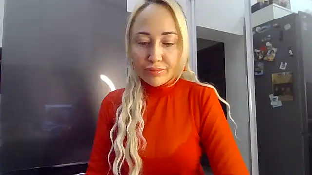 Snapshot of NanaGold2992 chatting on 02/08/26, 03:59 NanaGold2992 online show from 02/08/26, 03:59