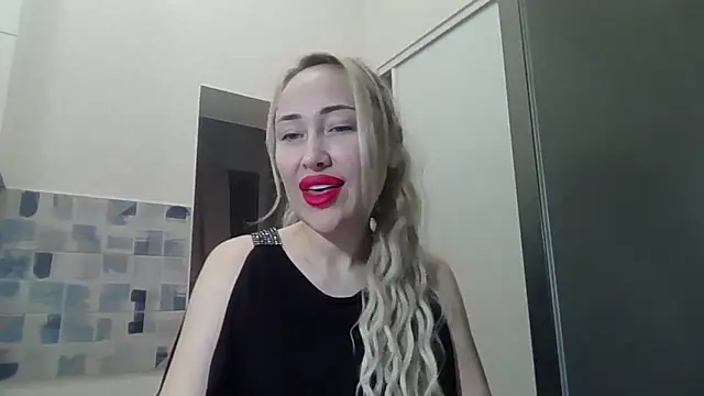 Snapshot of NanaGold2992 chatting on 02/26/26, 03:28 NanaGold2992 online show from 02/26/26, 03:28