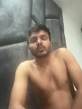 Snapshot of Rocky_mental chatting on 02/19/26, 04:04 Rocky mental online show from 02/19/26, 04:04