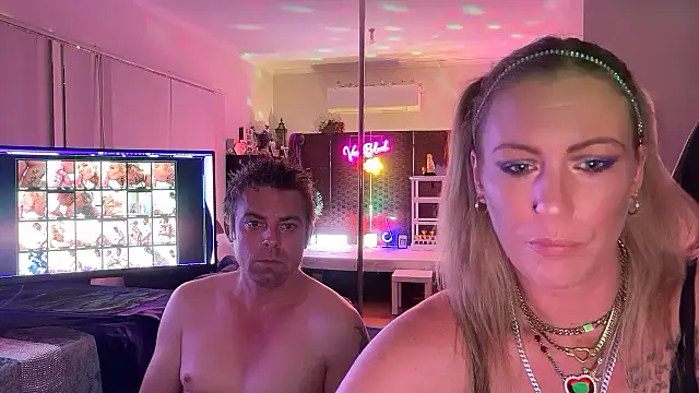 VANTABLACKXXX online show from 04/19/26, 03:02