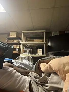 Snapshot of ProveYourLoyalty2 chatting on 02/18/26, 10:01 ProveYourLoyalty2 online show from 02/18/26, 10:01