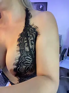 AnnieGirl  online show from 03/19/26, 03:06