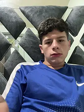 Snapshot of Andy12912 chatting on 02/02/26, 09:47 Andy12912 online show from 02/02/26, 09:47