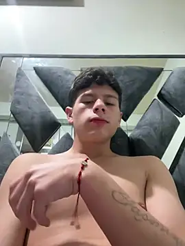 Snapshot of Andy12912 chatting on 02/18/26, 07:21 Andy12912 online show from 02/18/26, 07:21