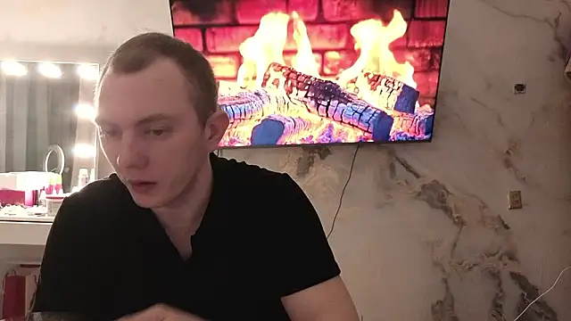 Snapshot of Crystal_Nuts chatting on 03/02/26, 06:47 Crystal Nuts online show from 03/02/26, 06:47