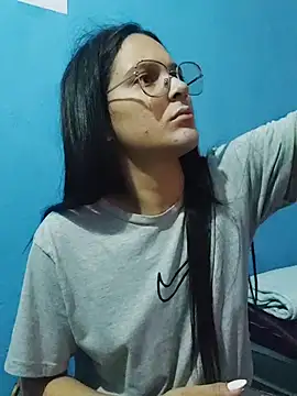 Snapshot of Perla_and_Maikol chatting on 02/15/26, 03:40 Perla and Maikol online show from 02/15/26, 03:40