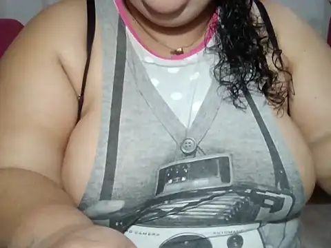 Snapshot of Danavane22 chatting on 02/02/26, 07:02 Danavane22 online show from 02/02/26, 07:02