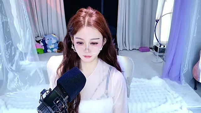 Dancer Lucky-Nini online show from 02/01/26, 06:44