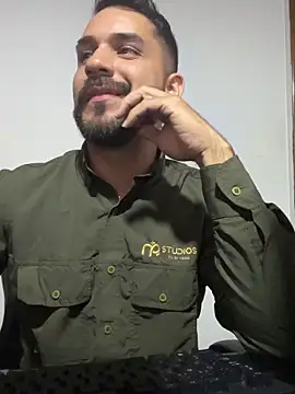 Snapshot of noa_desire chatting on 02/05/26, 09:32 noa desire online show from 02/05/26, 09:32