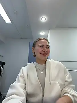 MonicaWestt online show from 04/24/26, 06:26