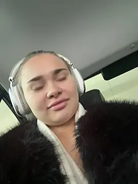 Snapshot of MonicaWestt chatting on 02/20/26, 06:10 MonicaWestt online show from 02/20/26, 06:10