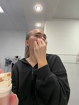 MonicaWestt online show from 04/02/26, 07:04