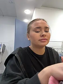 Snapshot of MonicaWestt chatting on 02/13/26, 07:08 MonicaWestt online show from 02/13/26, 07:08