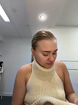 MonicaWestt online show from 04/16/26, 07:09