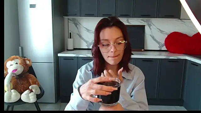 Eva Avea online show from 03/25/26, 07:52