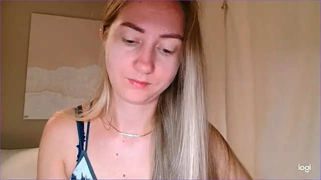 Snapshot of BluueSilk chatting on 09/25/25, 06:41 BluueSilk online show from 09/25/25, 06:41