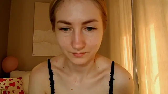 Snapshot of BluueSilk chatting on 03/10/25, 11:12 BluueSilk online show from 03/10/25, 11:12