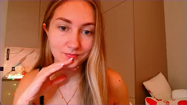 BluueSilk online show from 12/03/25, 08:25