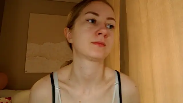 Snapshot of BluueSilk chatting on 03/11/25, 07:46 BluueSilk online show from 03/11/25, 07:46