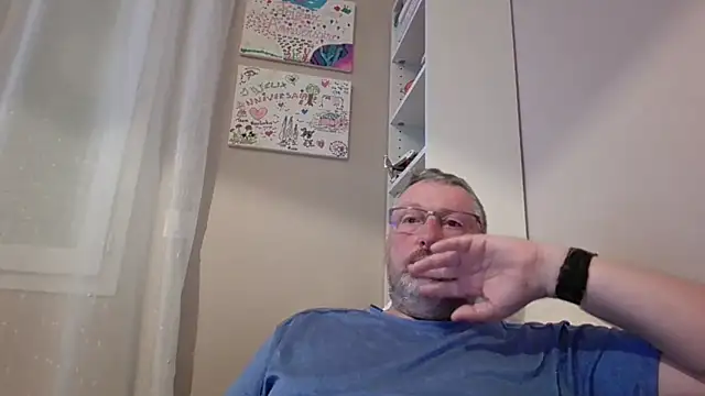 doudou310 online show from 04/16/26, 03:29