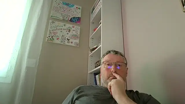 Snapshot of doudou310 chatting on 02/28/26, 05:01 doudou310 online show from 02/28/26, 05:01