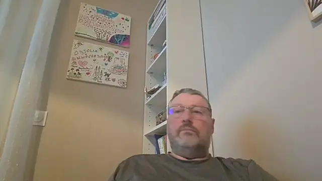 Snapshot of doudou310 chatting on 02/08/26, 06:22 doudou310 online show from 02/08/26, 06:22