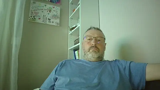 doudou310 online show from 04/18/26, 04:37