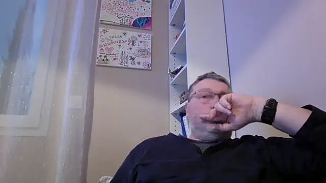 Snapshot of doudou310 chatting on 02/20/26, 06:26 doudou310 online show from 02/20/26, 06:26