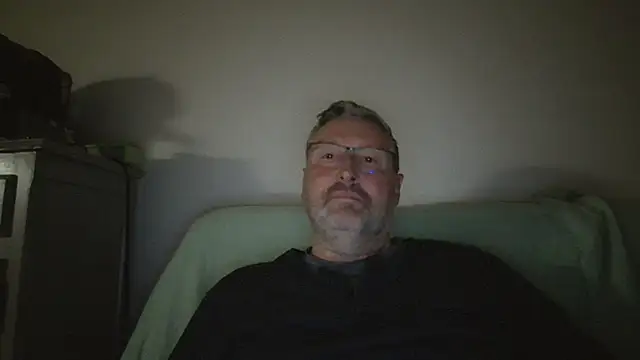 doudou310 online show from 04/07/26, 04:36