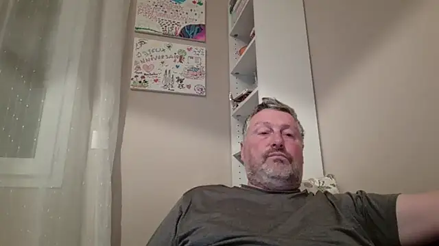 doudou310 online show from 04/12/26, 02:26